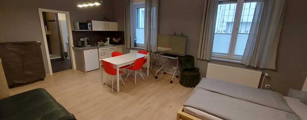 Studentenzimmer Köln – Wohn- und Arbeitsbereich